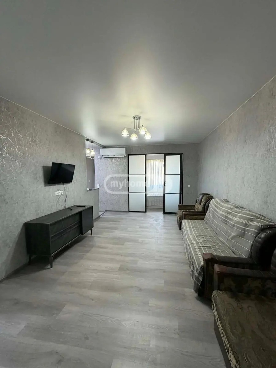 მელიქიშვილი პ. ქ.  - 3 rooms