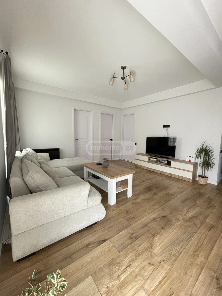 კუპრაძე ვ. ქ. 74 - 4 rooms