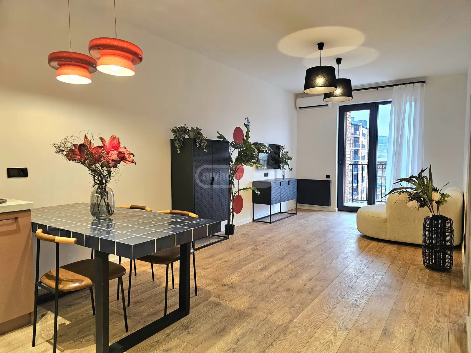 University st. - 2 rooms