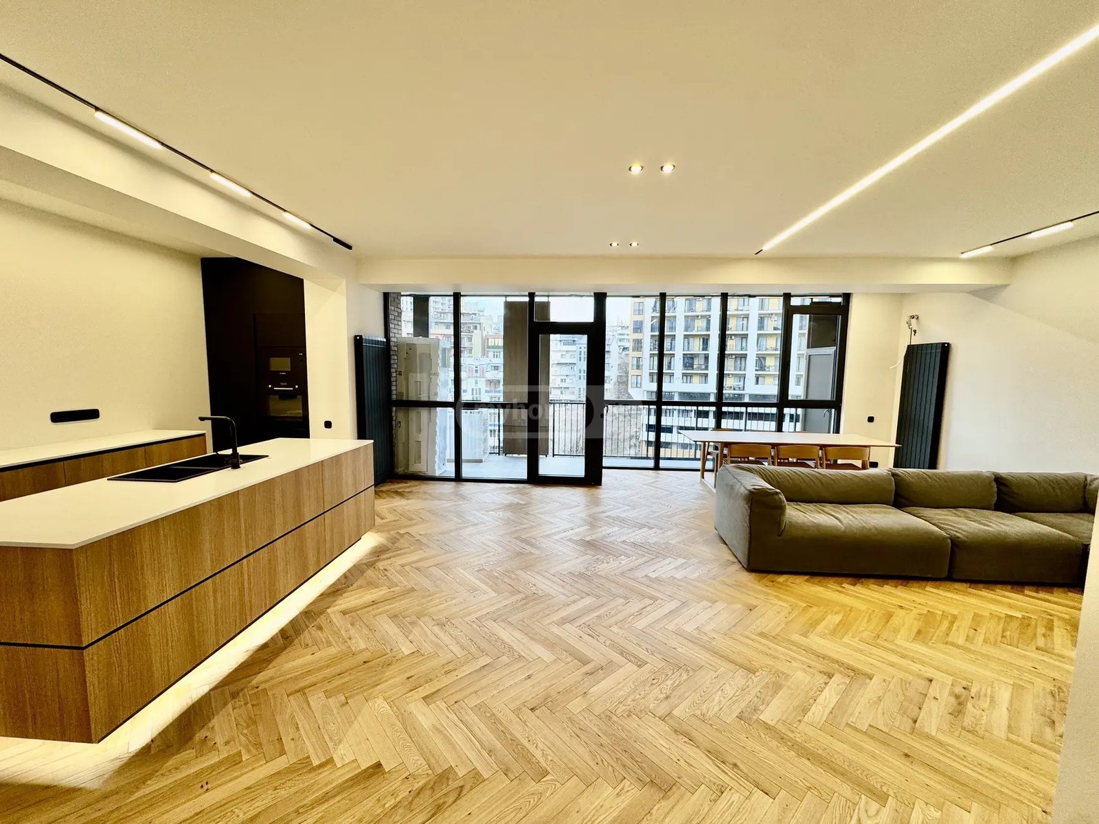 უნივერსიტეტის ქ. 22 - 3 rooms