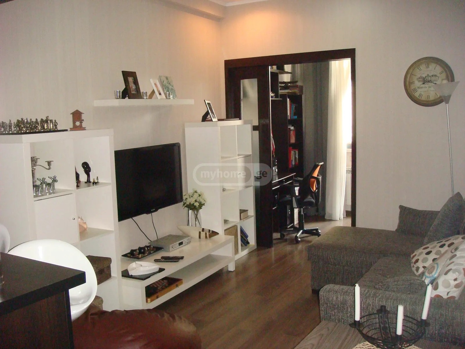 ბარნოვის ქ. - 3 rooms