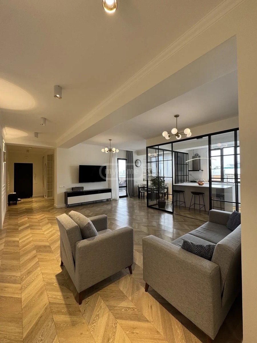 ტაბიძე ტ. ქ. 108 - 4 rooms