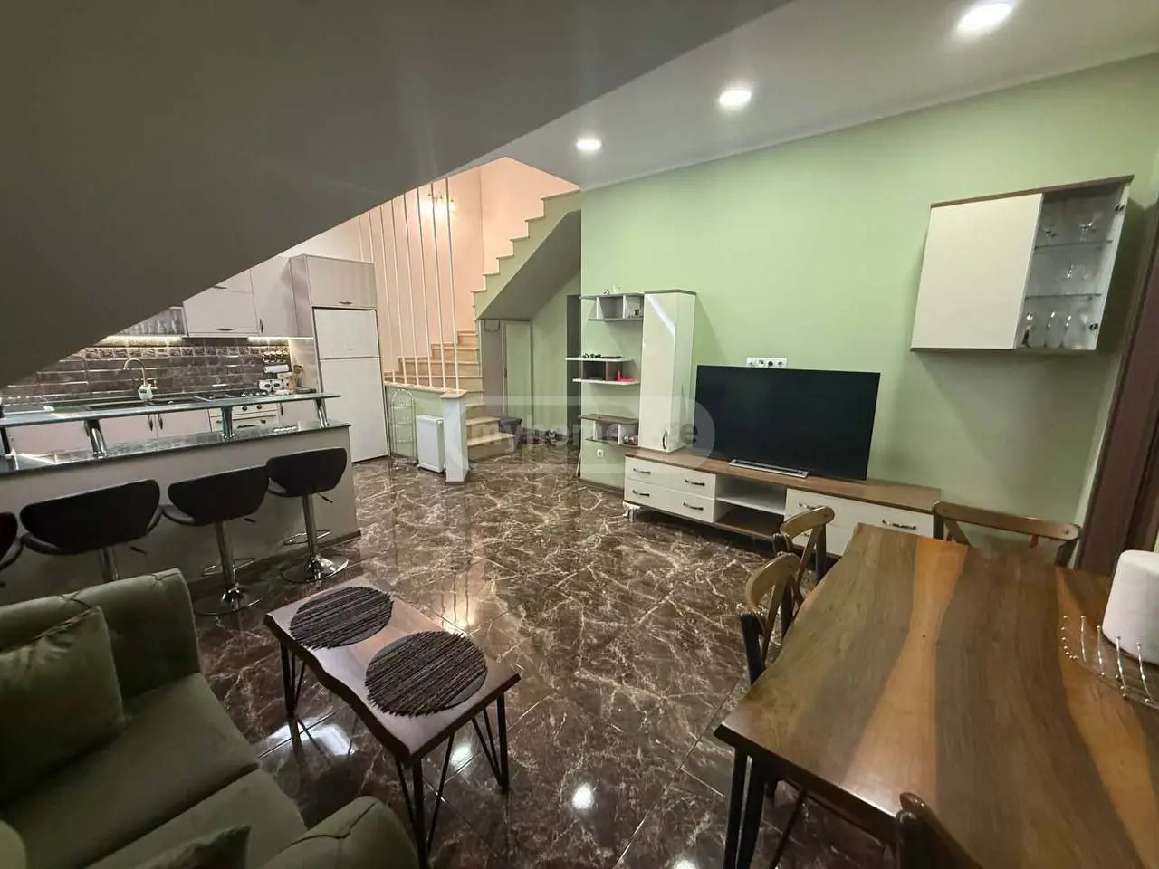 რუსთაველის ქ. 28 - 5 rooms