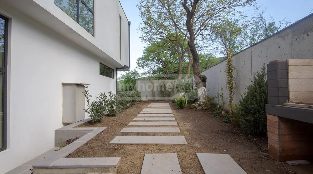 რუსთაველის ქ. 22 - 1 rooms