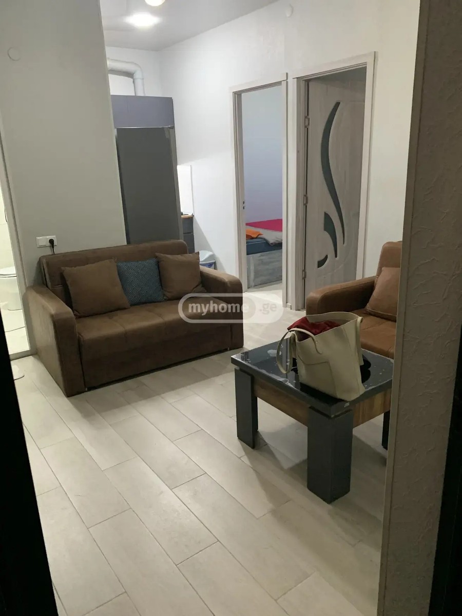 აღმაშენებელი დ. გამზირი 112 - 3 rooms