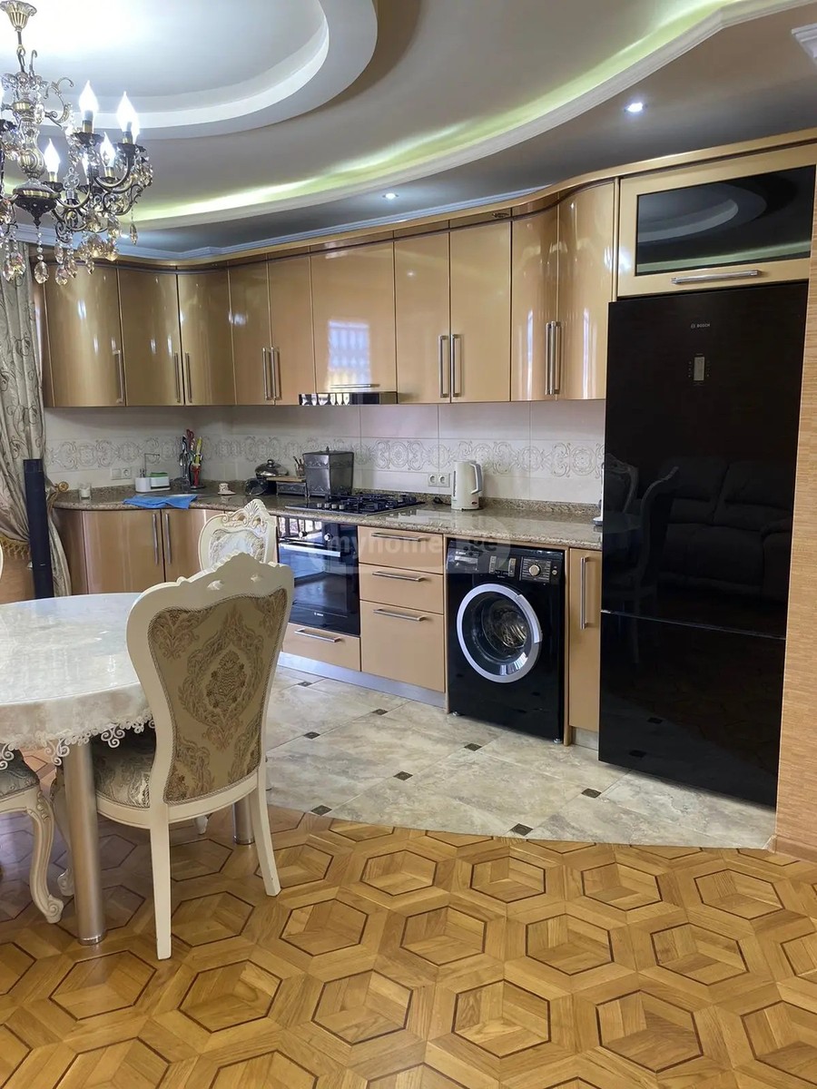 აბაშიძე ჰ. ქ. 10 - 3 rooms