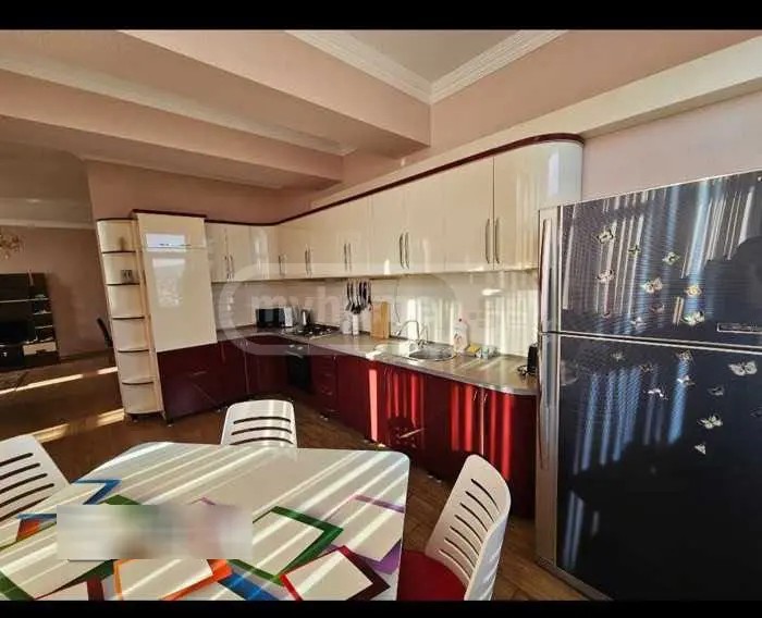 აღმაშენებლის გამზ. 112 - 4 rooms