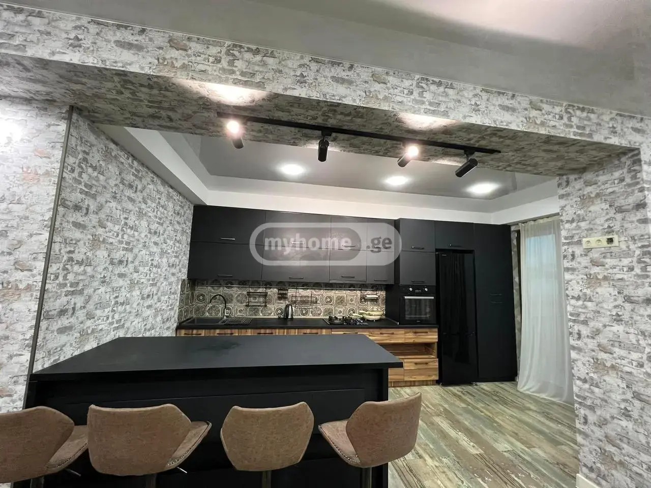 თამარ მეფის ქ. 68 - 4 rooms