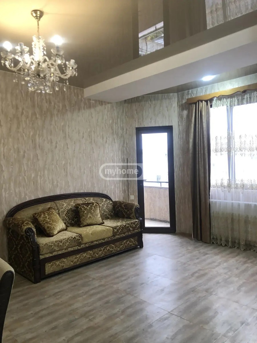 აღმაშენებლის გამზირი  - 3 rooms