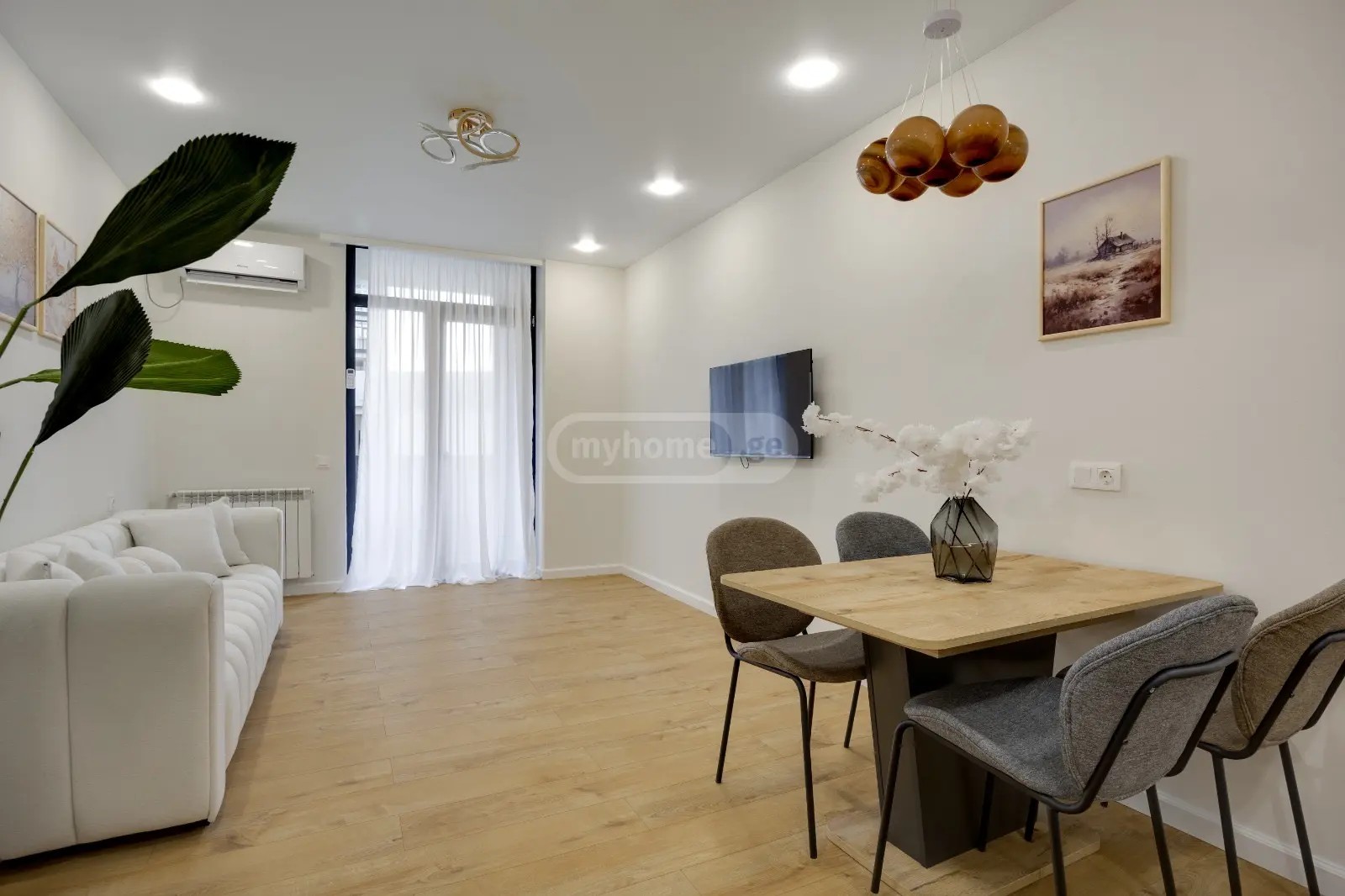 თეიმურაზ I ქ. 18 - 4 rooms