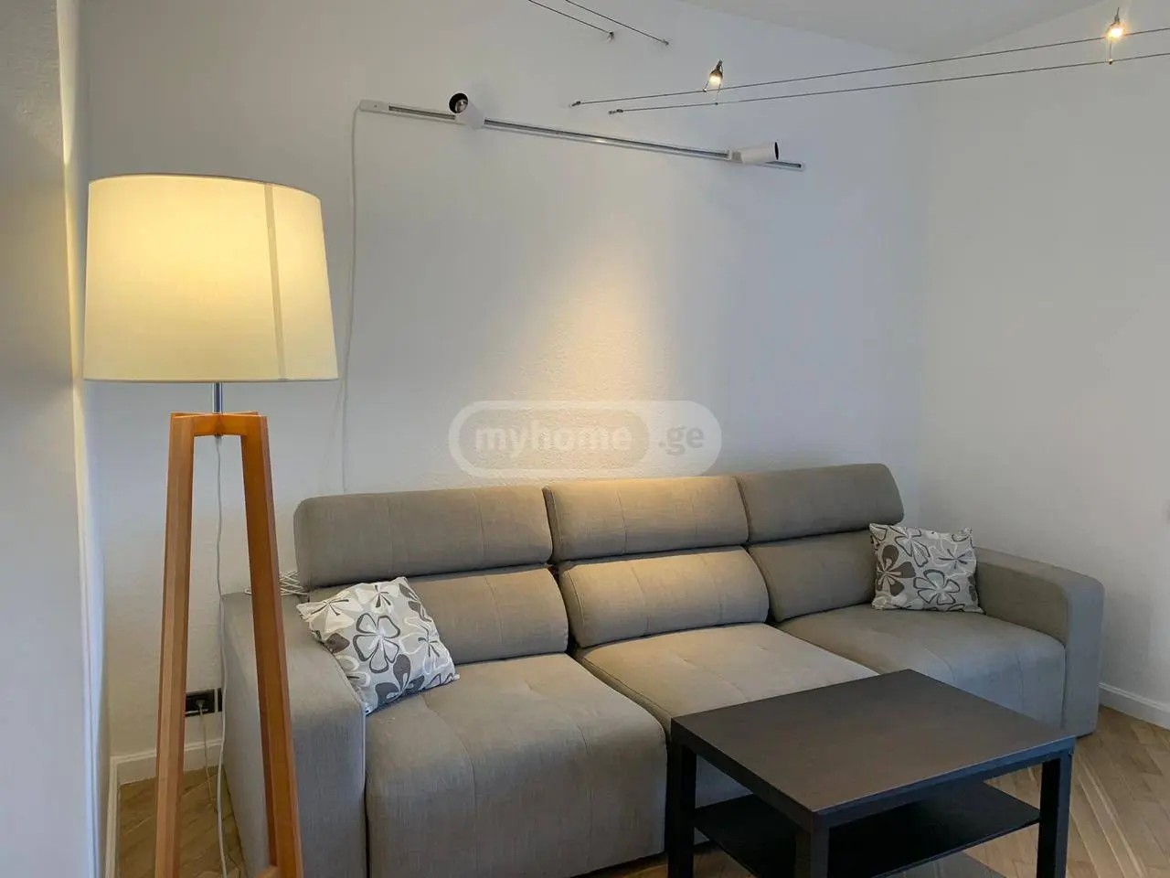 უზნაძე დ. ქ. 2 - 3 rooms