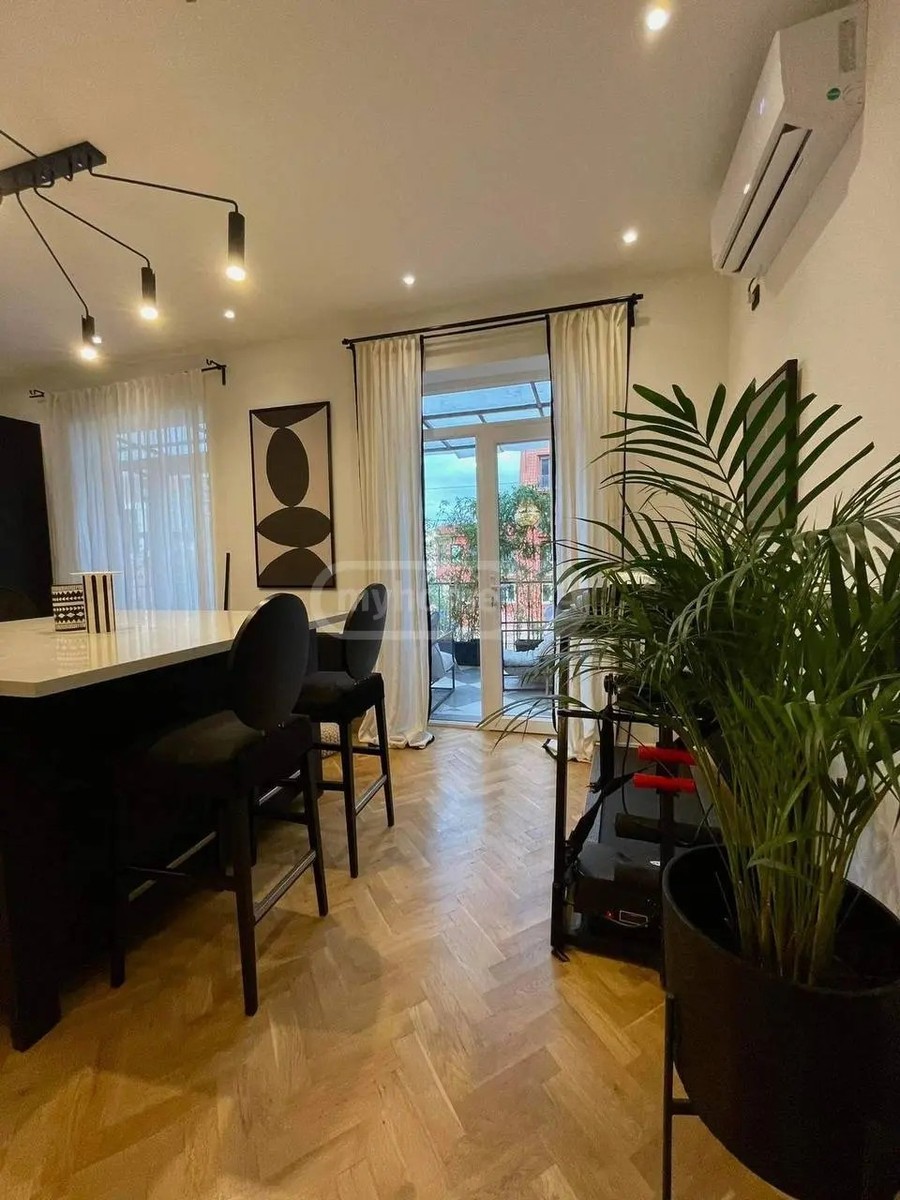 ჟვანია ნ. ქ. 24 - 4 rooms