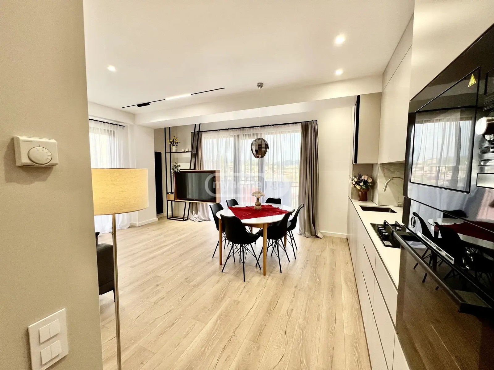 გამარჯვების ქ.  - 4 rooms