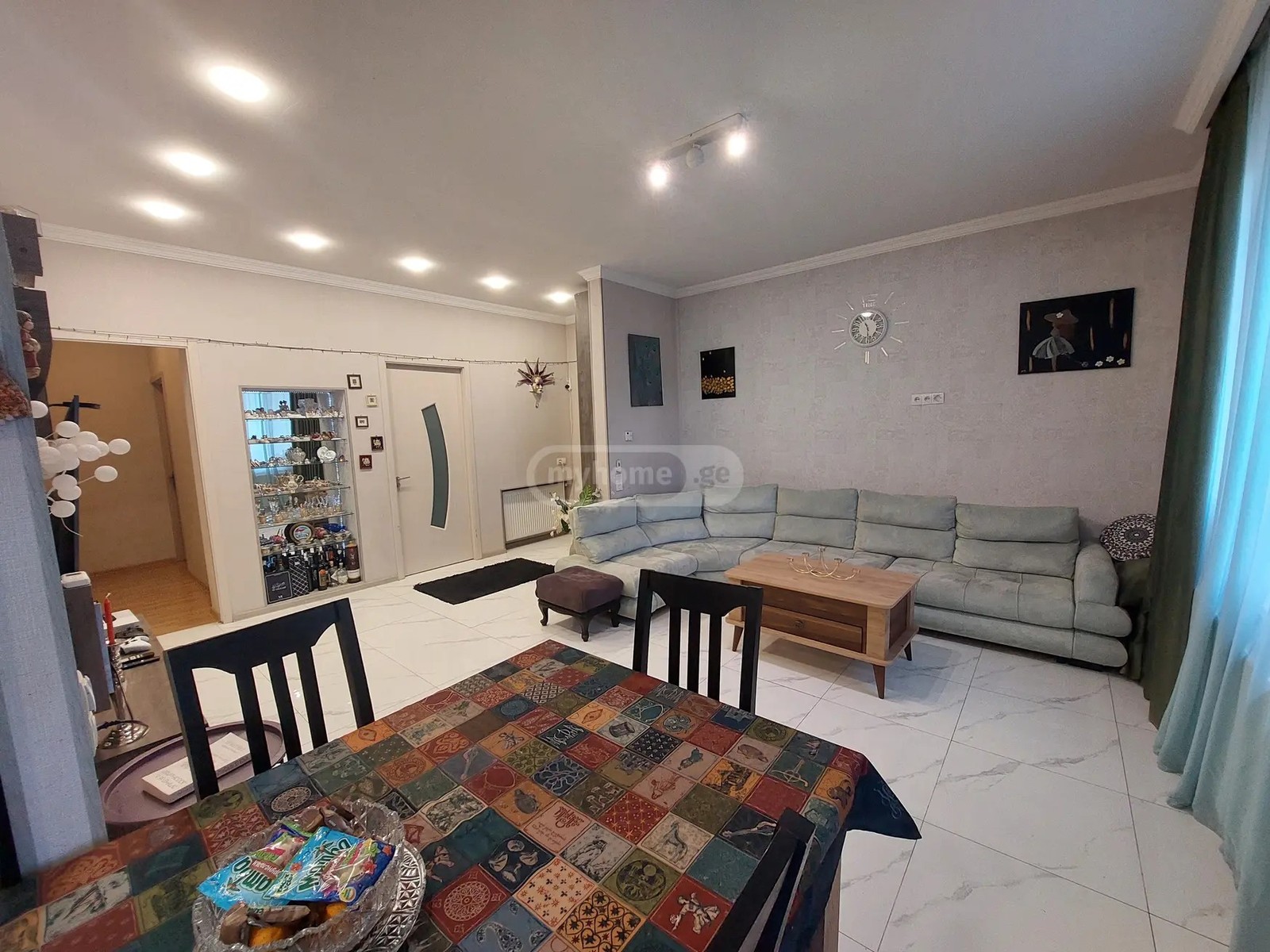 ბერი გაბრიელ სალოსის გამზ.  - 4 rooms