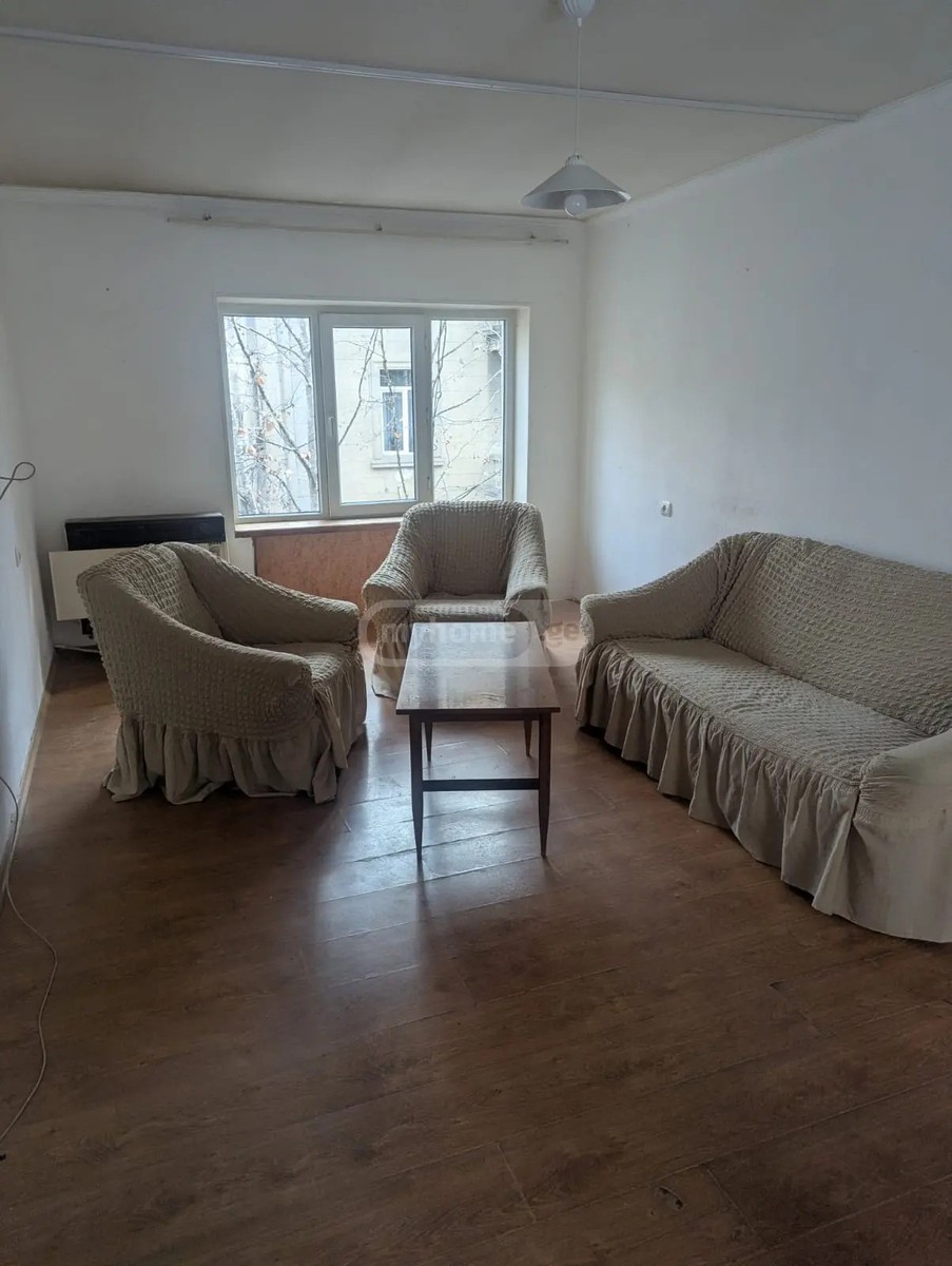 თარხნიშვილის  ქ. 000 - 1 rooms