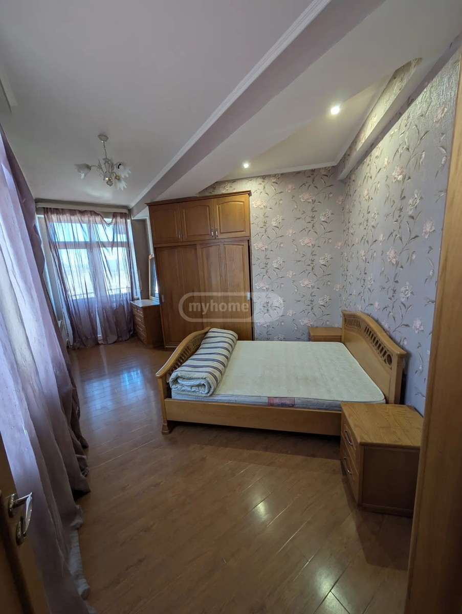 ფანასკერტელ-ციციშვილის ქ. 12 - 3 rooms