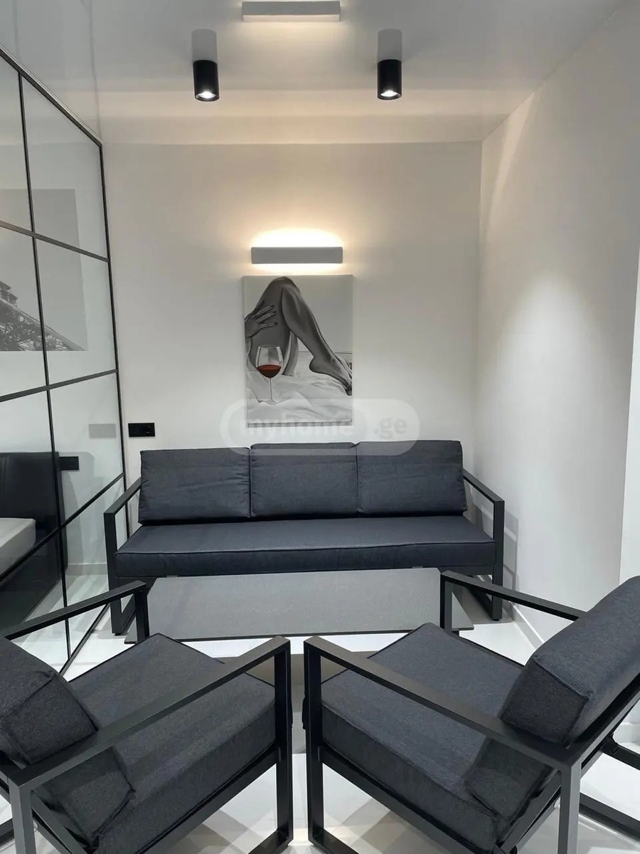 Lekh and Maria Kaczynski street - 1 rooms