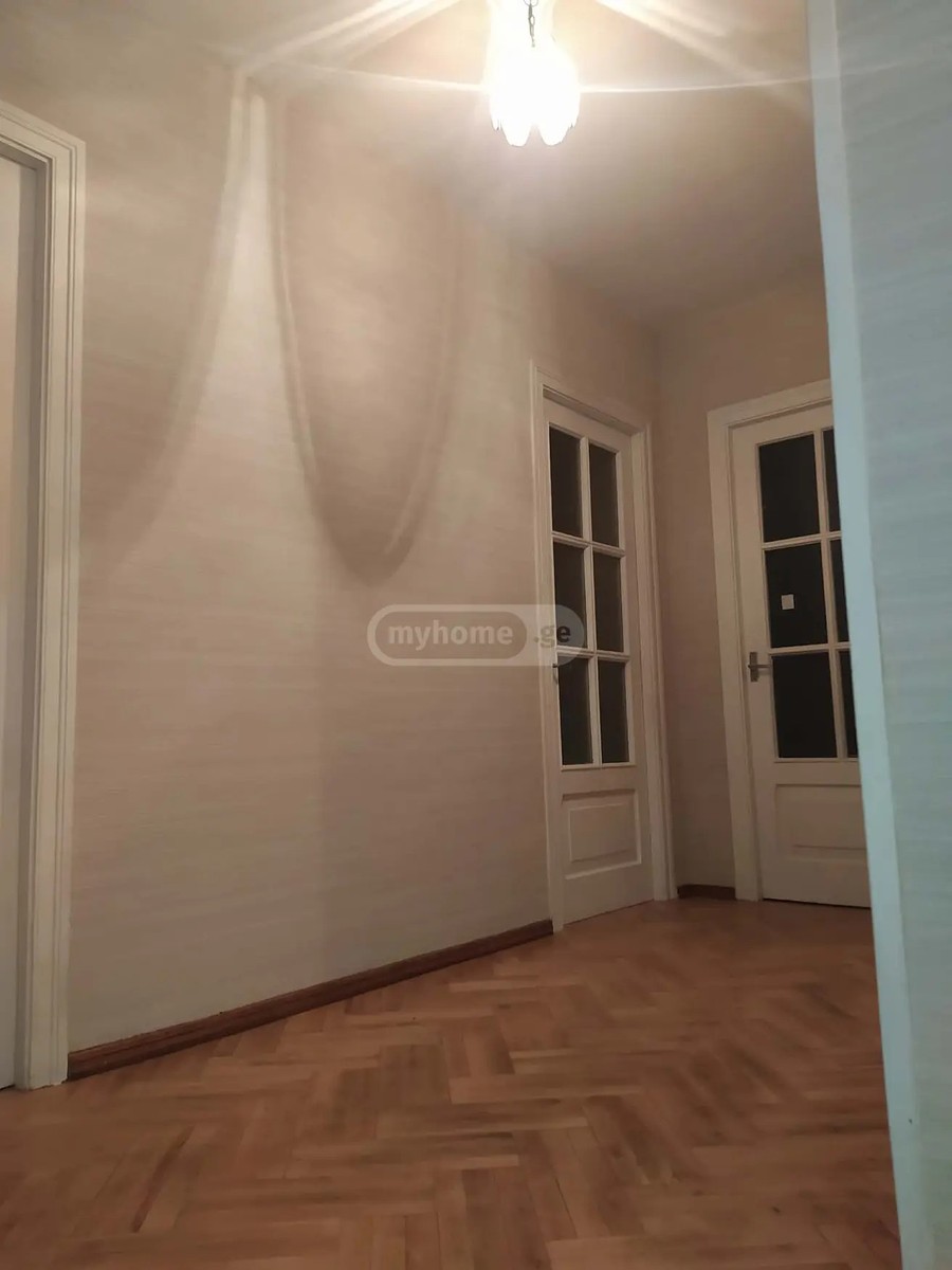 Topuridze V. street 8 - 3 rooms