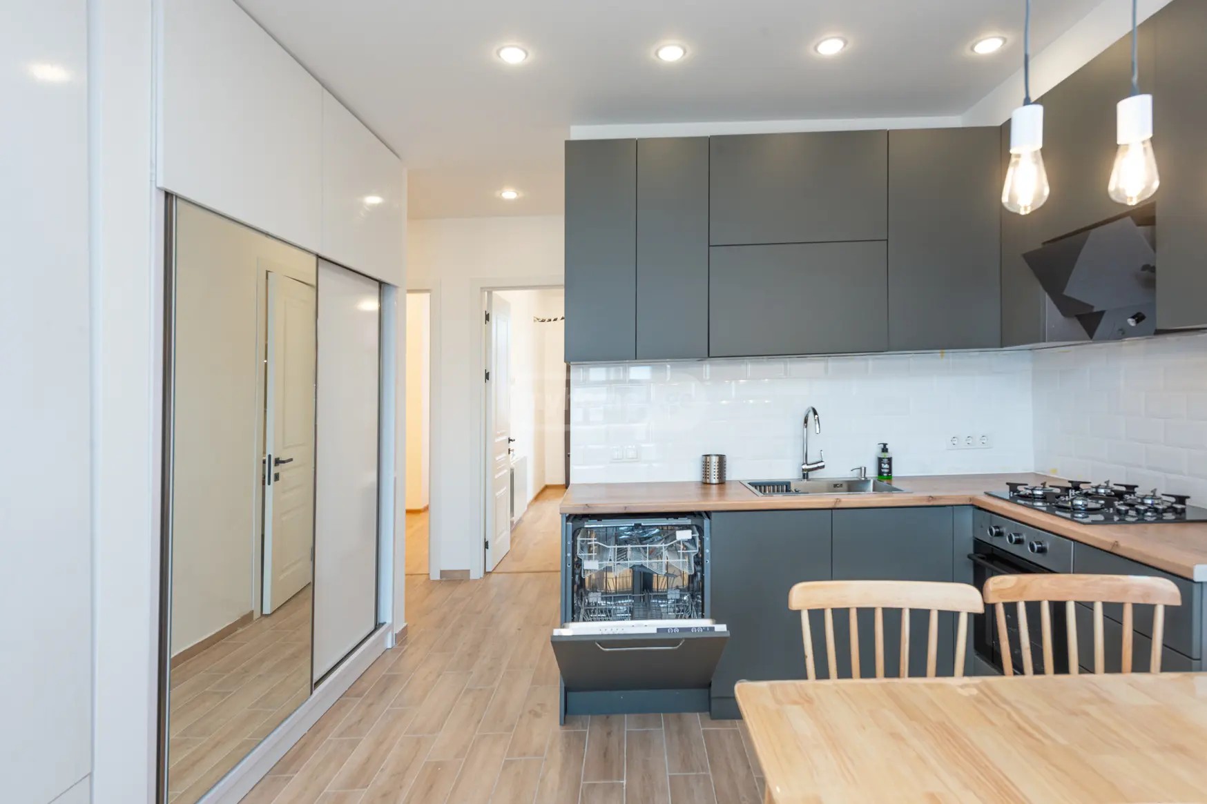 ასათიანი ლუკ. ქ. 61 - 3 rooms