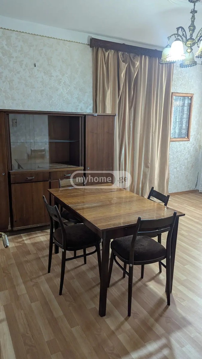 სულხან-საბას გამზ. 81 - 2 rooms