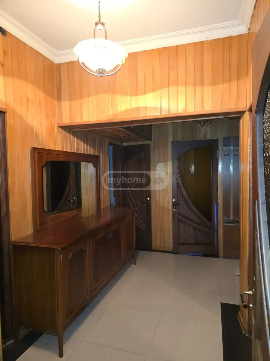 აღმაშენებლის ქ. 18 - 4 rooms