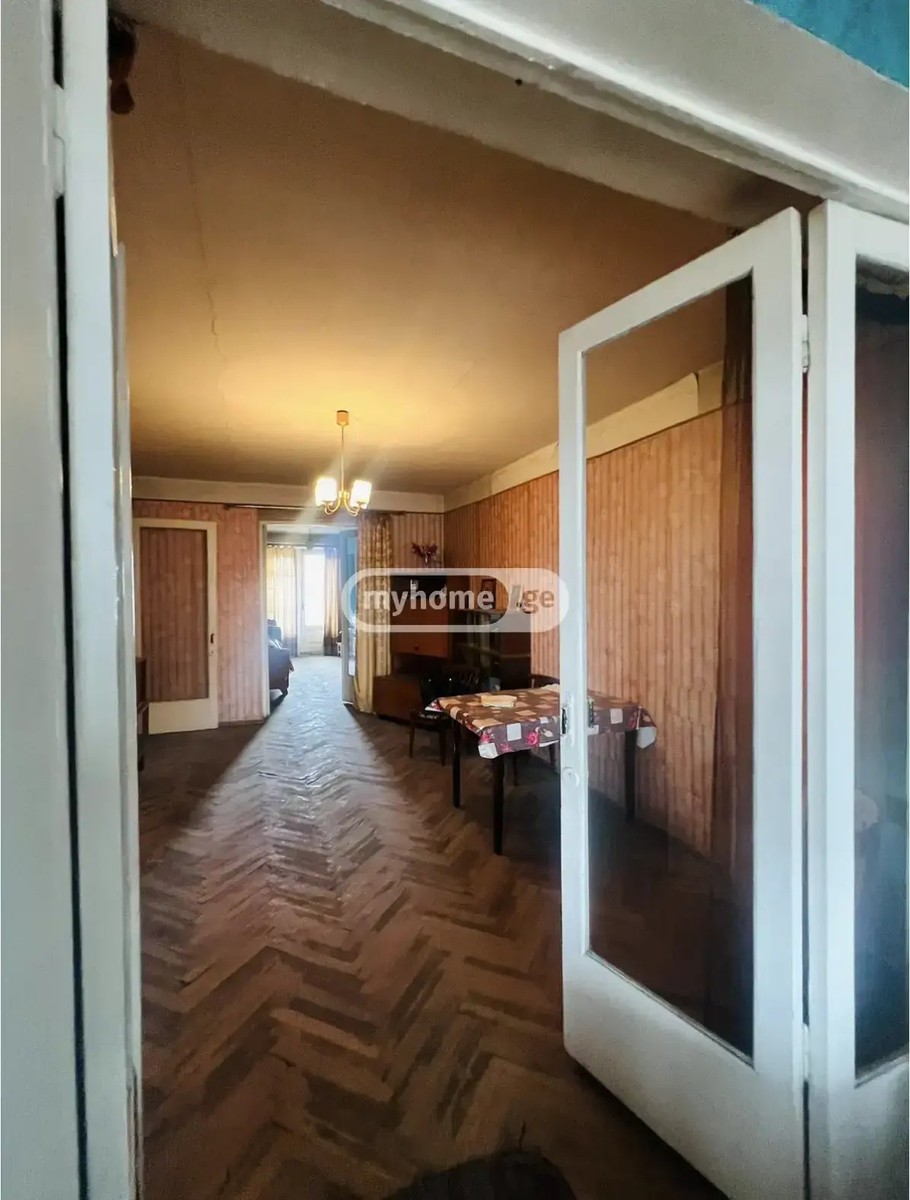 წერეთლის გამზ.  - 3 rooms