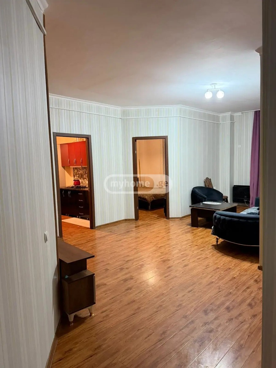 აღმაშენებლის გამზ.  - 3 rooms