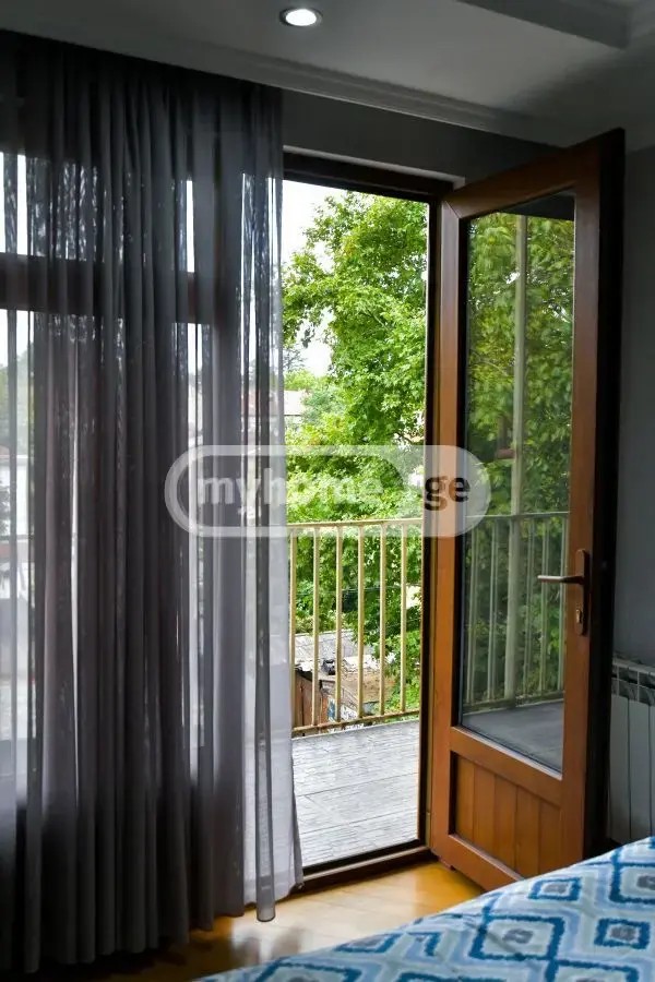 ვარლამიშვილის ქ. 4 - 3 rooms