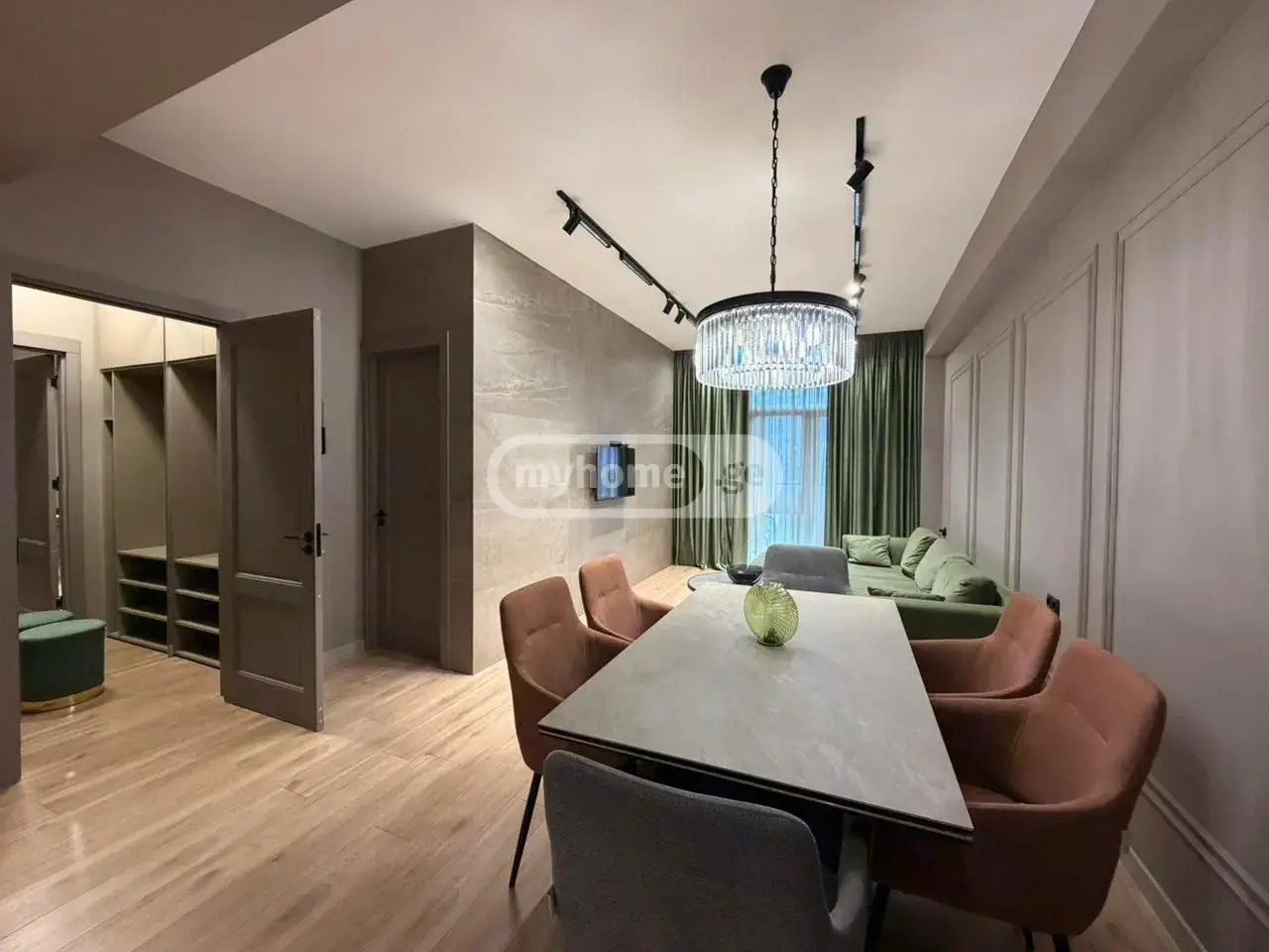 პოლიტკოვსკაია ა. ქ. (ჯიქია)  - 4 rooms