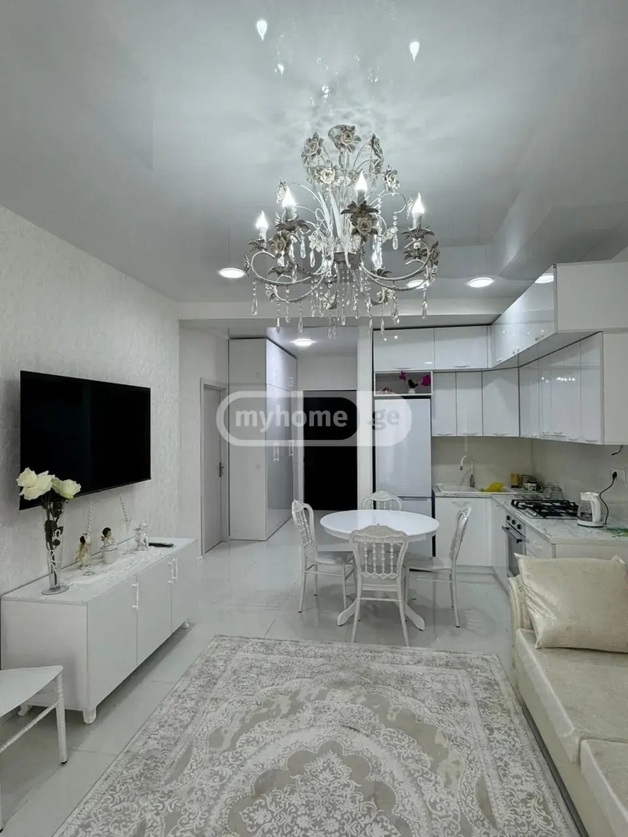 აღმაშენებელი დ. გამზირი  - 3 rooms