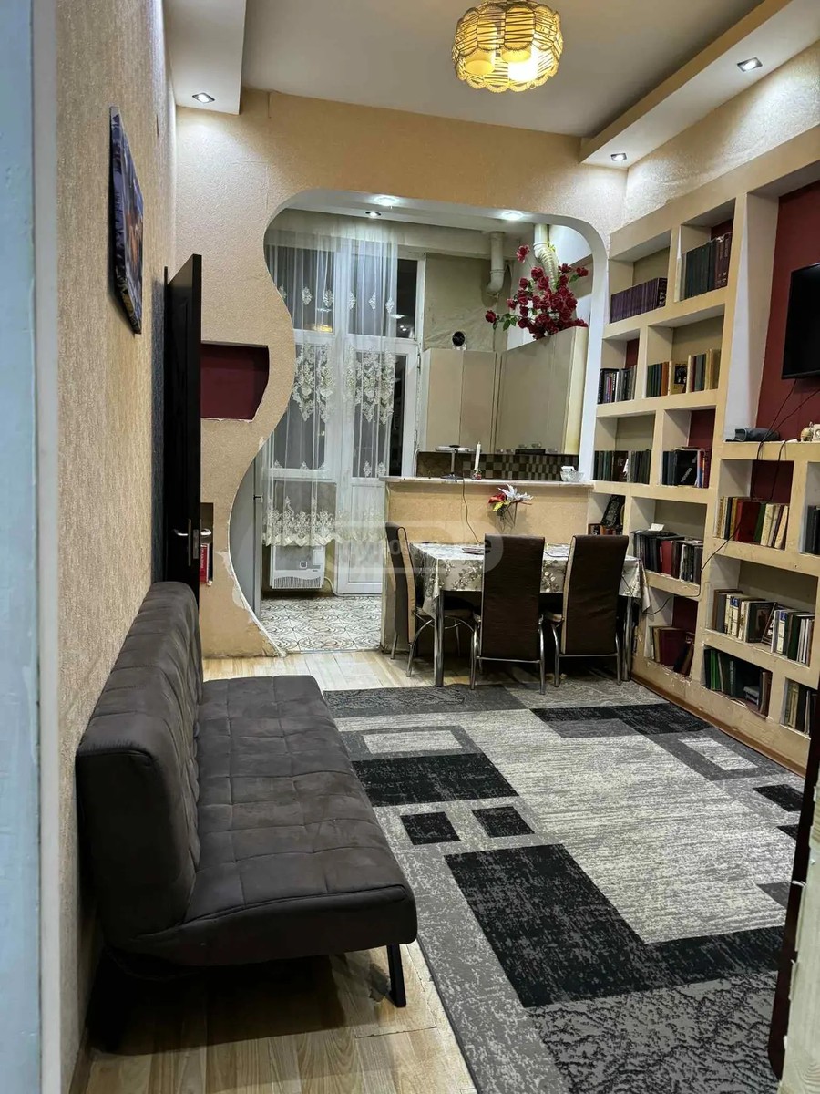 პოლიტკოვსკაია ა. ქ. (ჯიქია) 8დ - 2 rooms