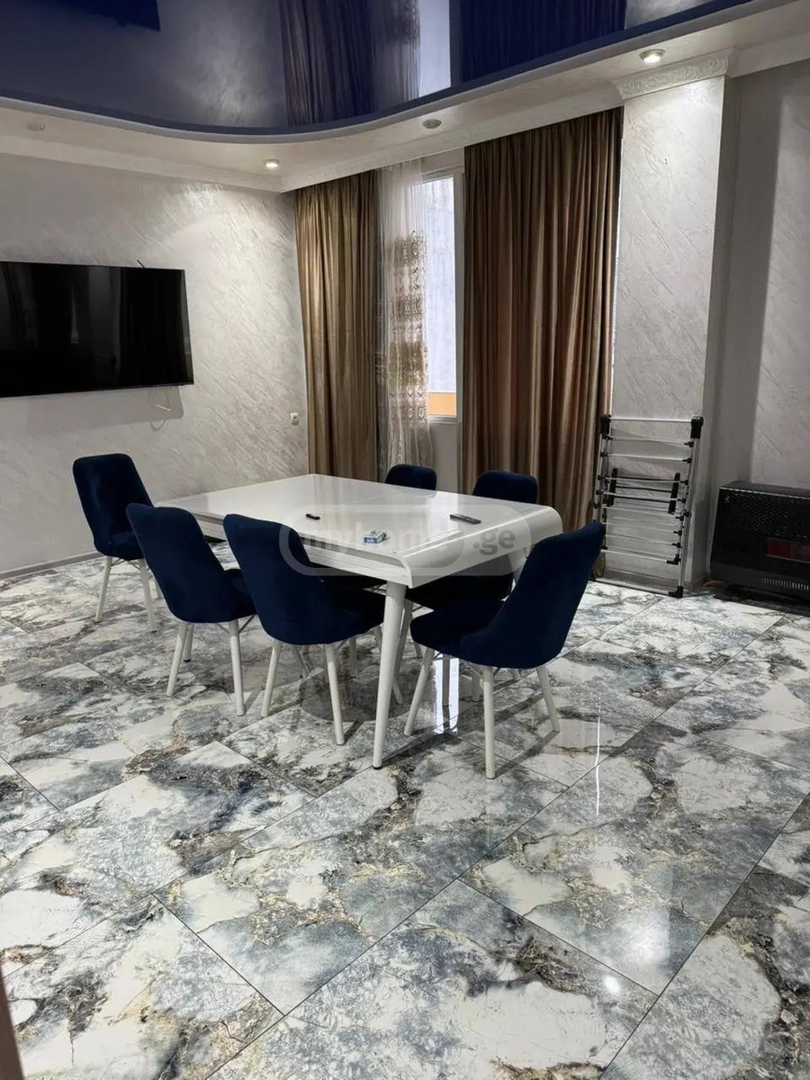 დავით აღმაშენებლის ქუჩა 18 - 4 rooms