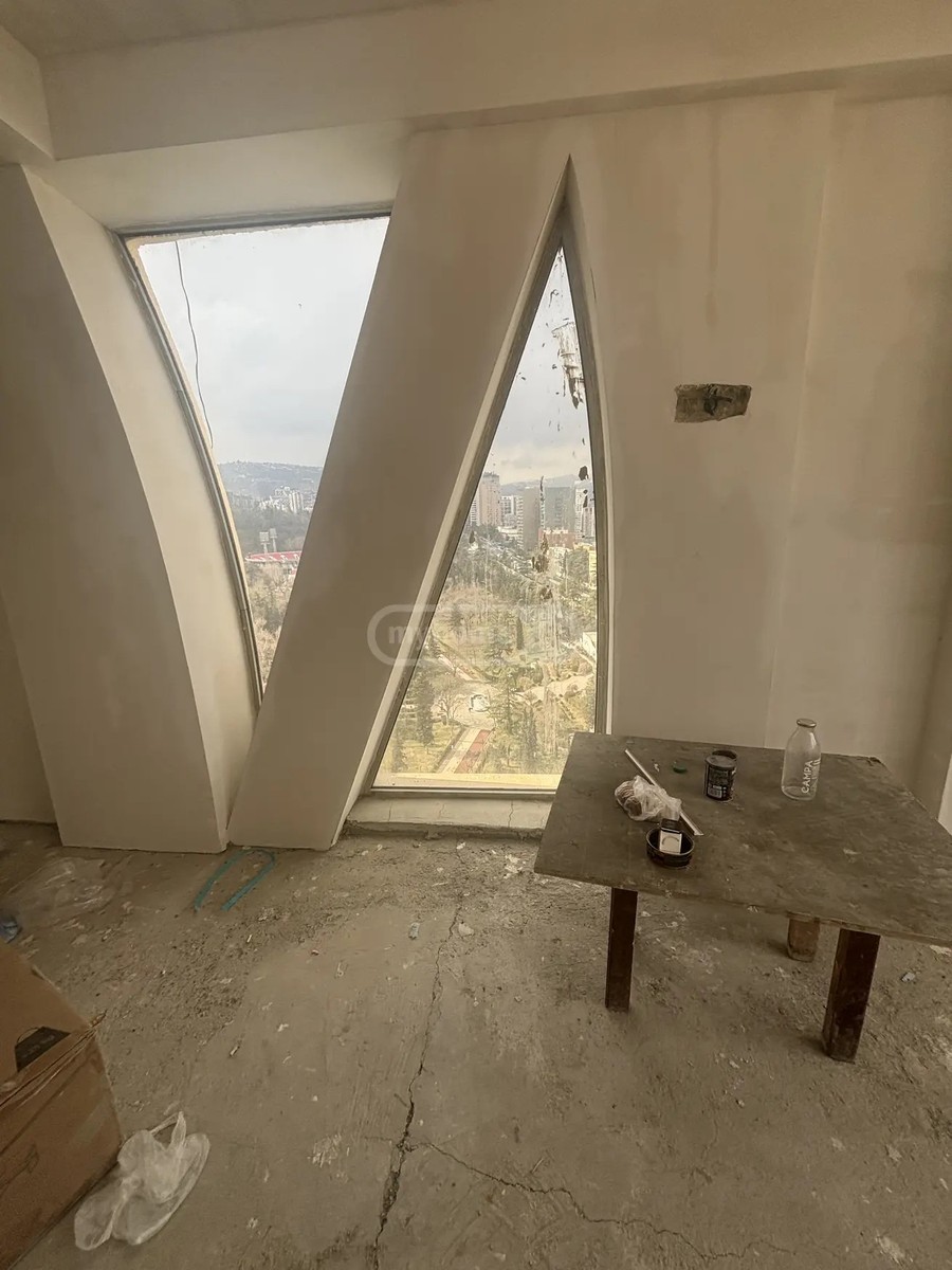 ჭავჭავაძე ი. გამზირი 0 - 4 rooms