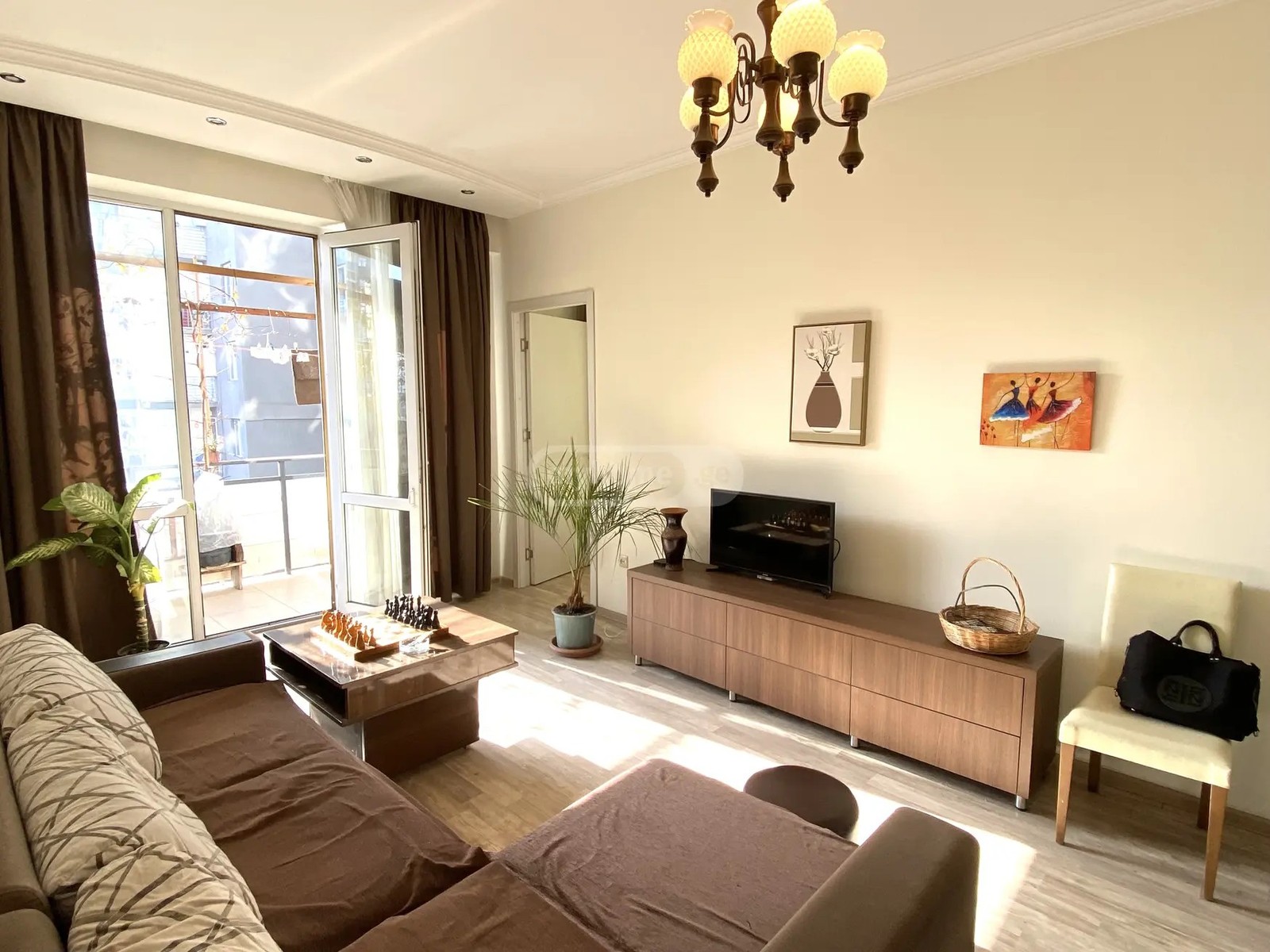 მიროტაძის ქ. 13 - 3 rooms