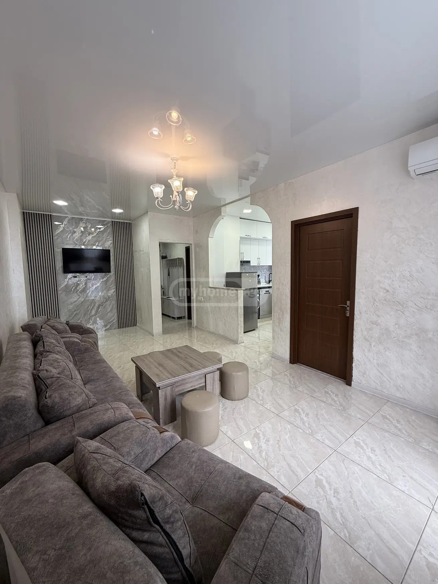 აბუსერიძე ტ. ქ. 5ა - 4 rooms