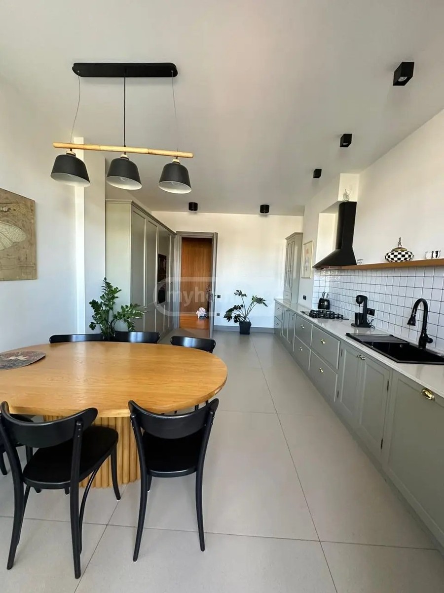 ჭავჭავაძე ი. გამზირი 29 - 5 rooms