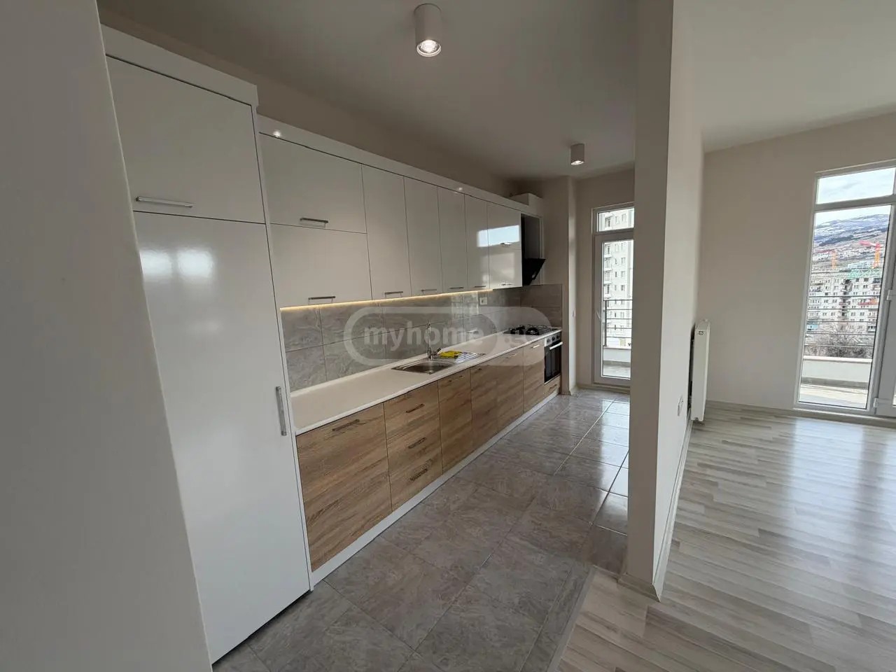 ბობ უოლშის ქუჩა 34 - 4 rooms