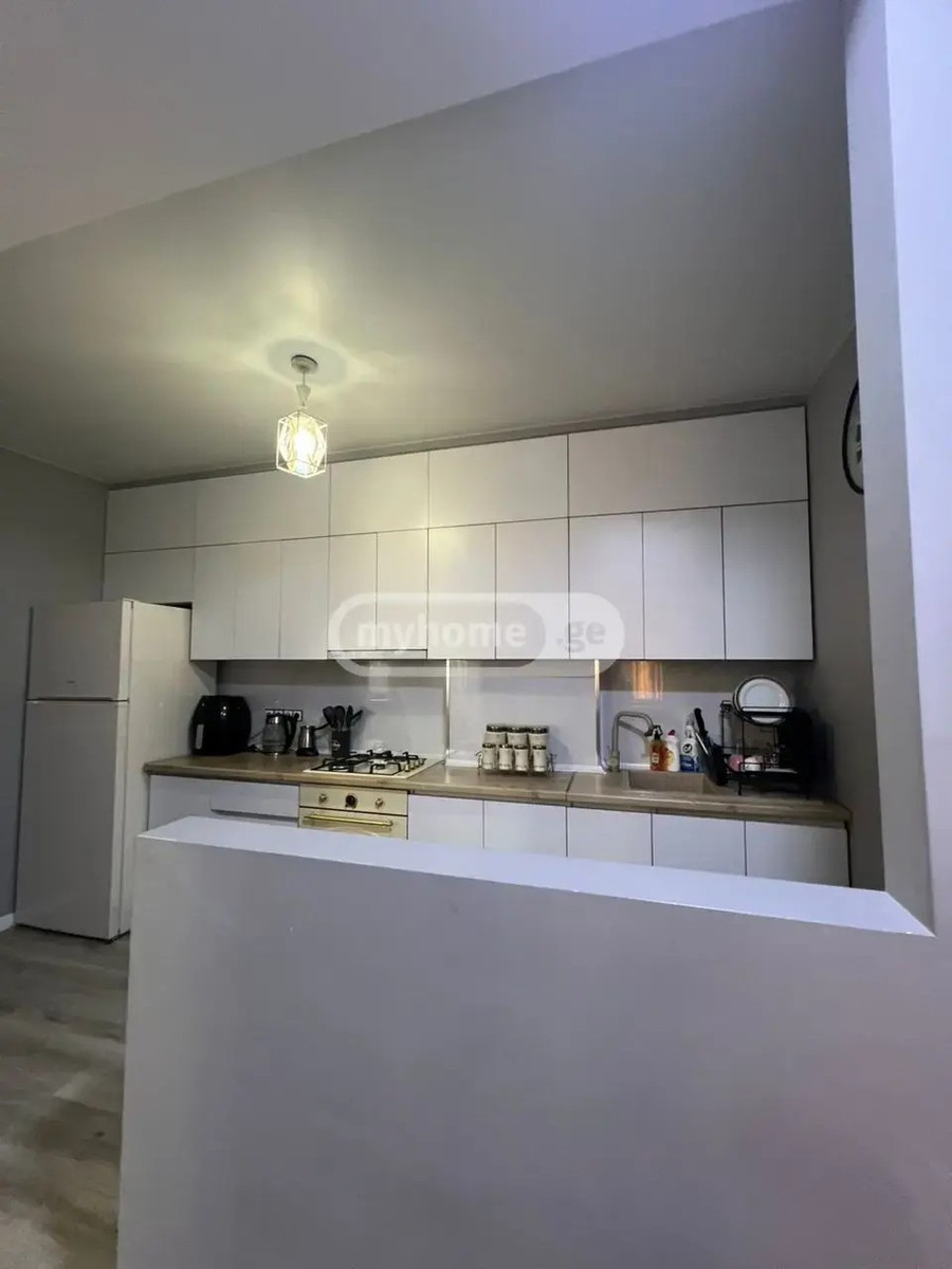 აღმაშენებლის ქ.  - 4 rooms