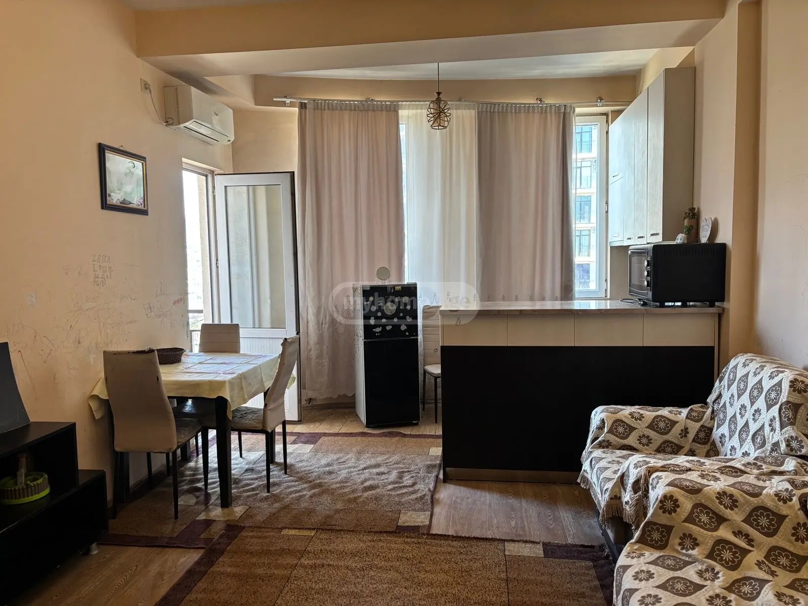 ვეფხისტყაოსნის ქ. 16 - 3 rooms