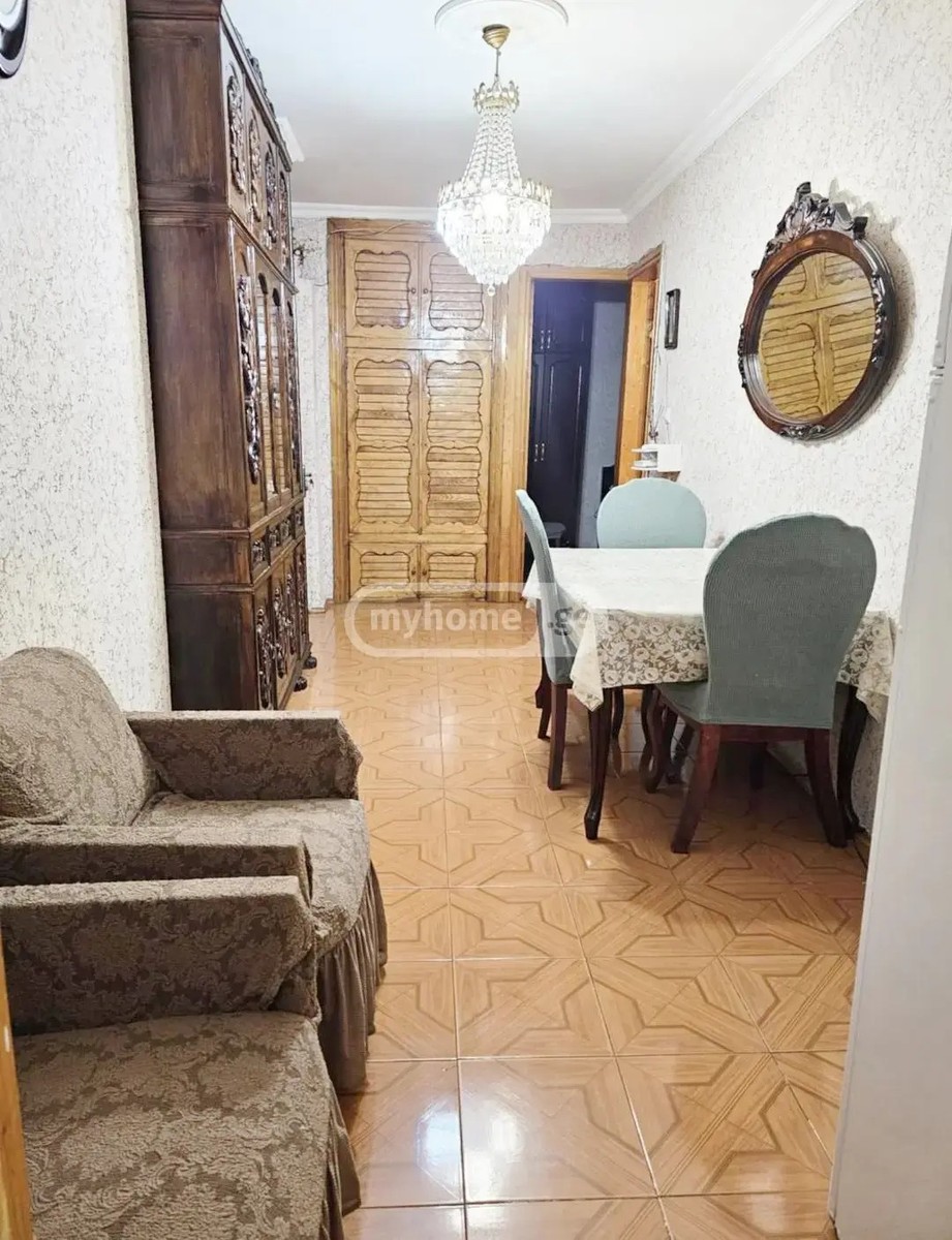 აღმაშენებლის გამზ.  - 3 rooms