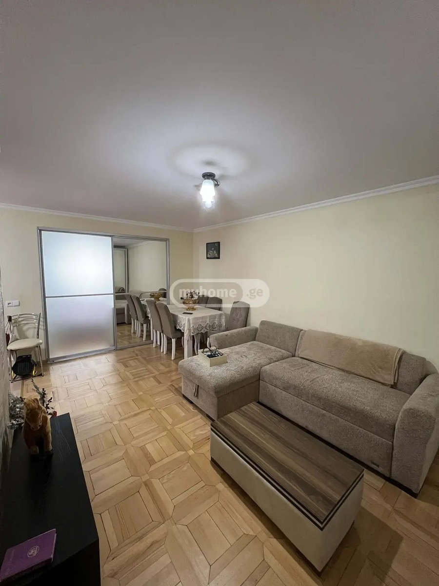 აღმაშენებლის გამზირი  - 3 rooms
