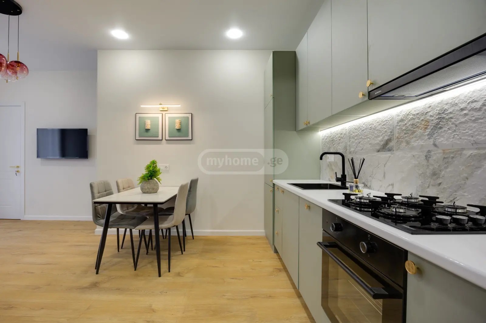 პეტრე იბერის ქ. 30 - 4 rooms