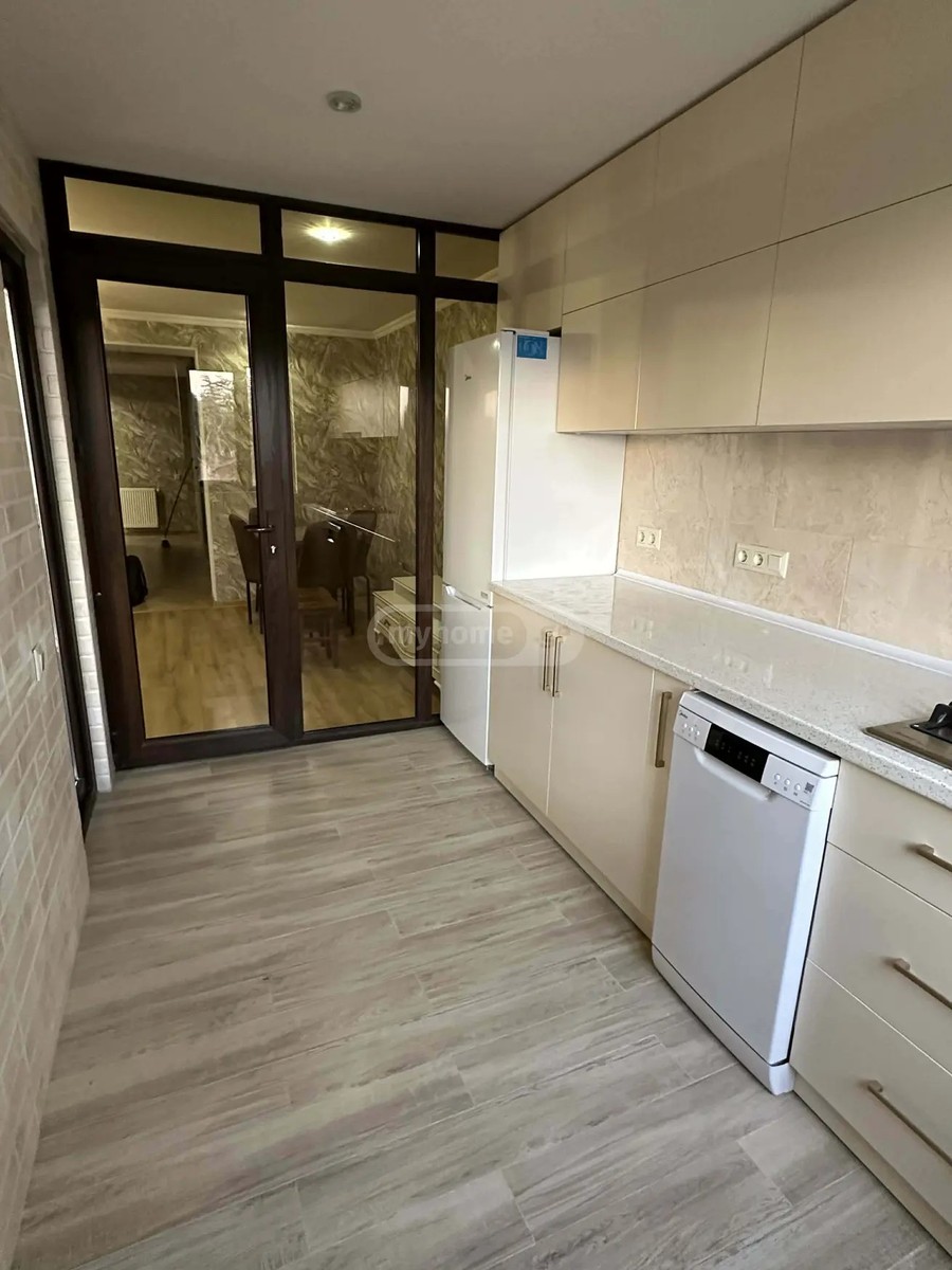 ვარლამიშვილის ქ. 4 - 3 rooms