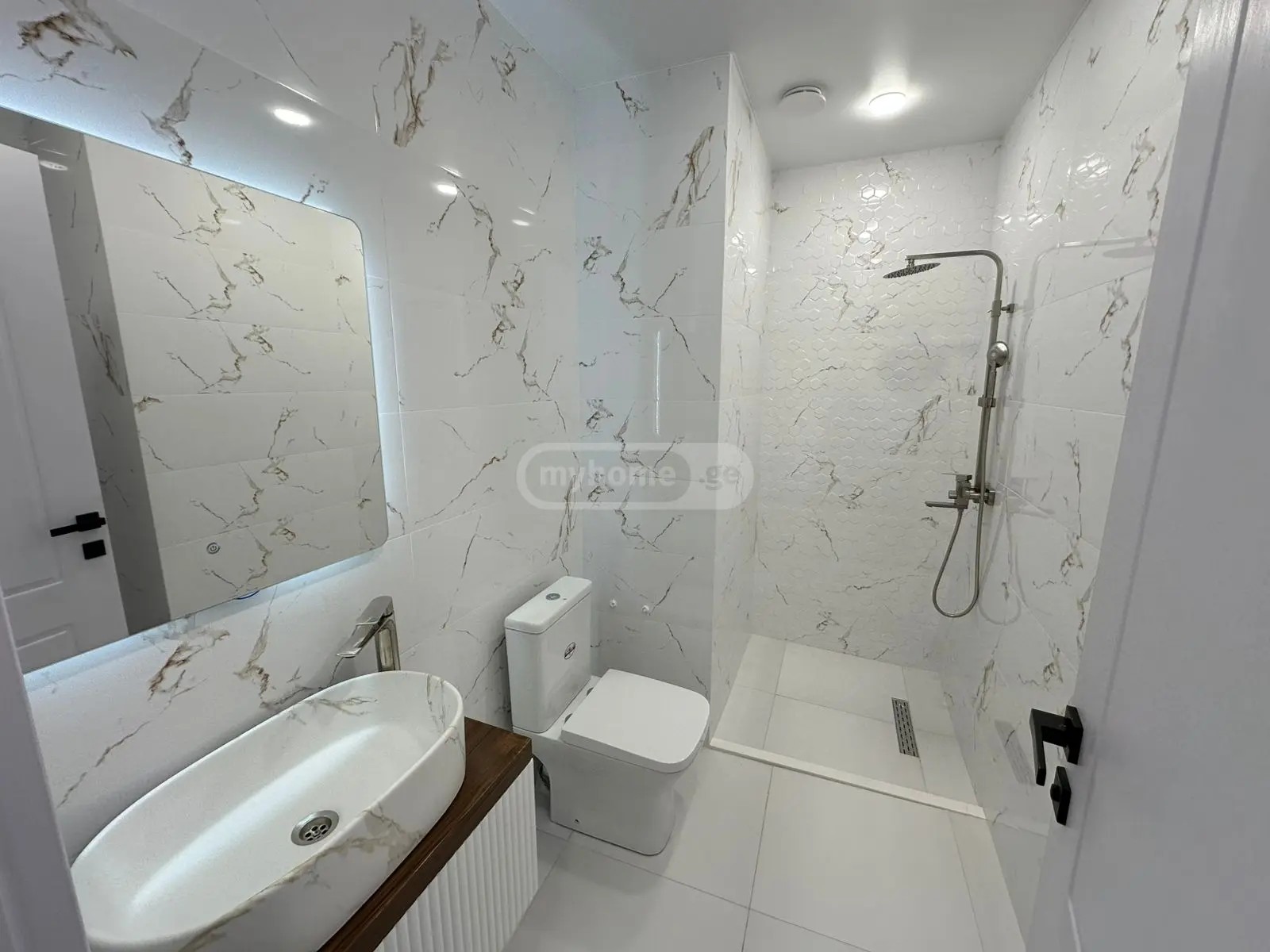 ნავთლუღის ქ. 10 - 3 rooms