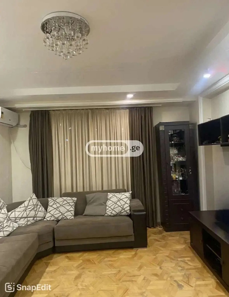 პეტრიწის ქ. 10 - 3 rooms