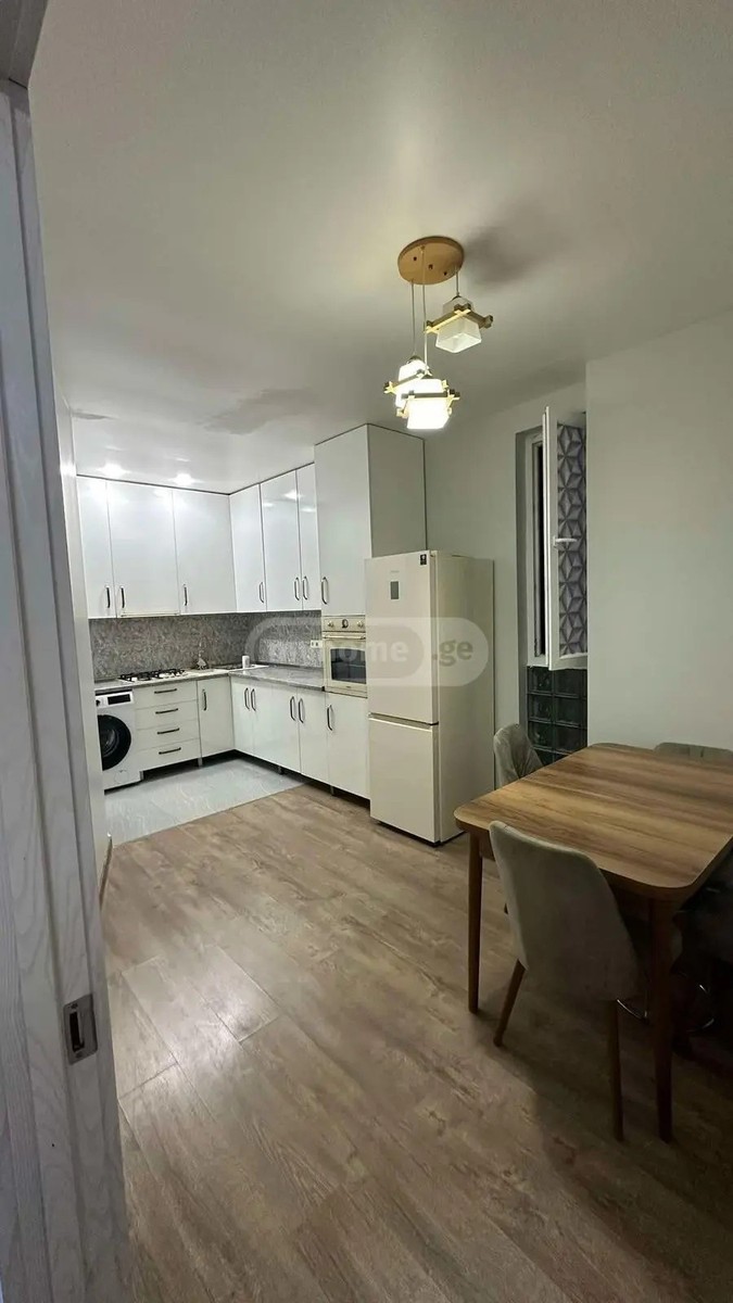 აბუსერიძე ტ. ქ. 51 - 3 rooms