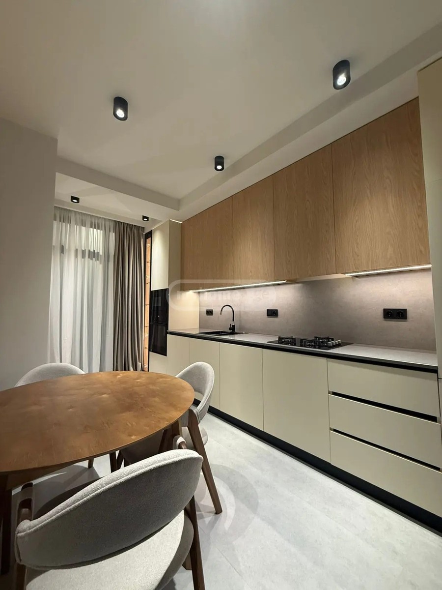 პოლიტკოვსკაია ა. ქ. (ჯიქია) 33 - 4 rooms