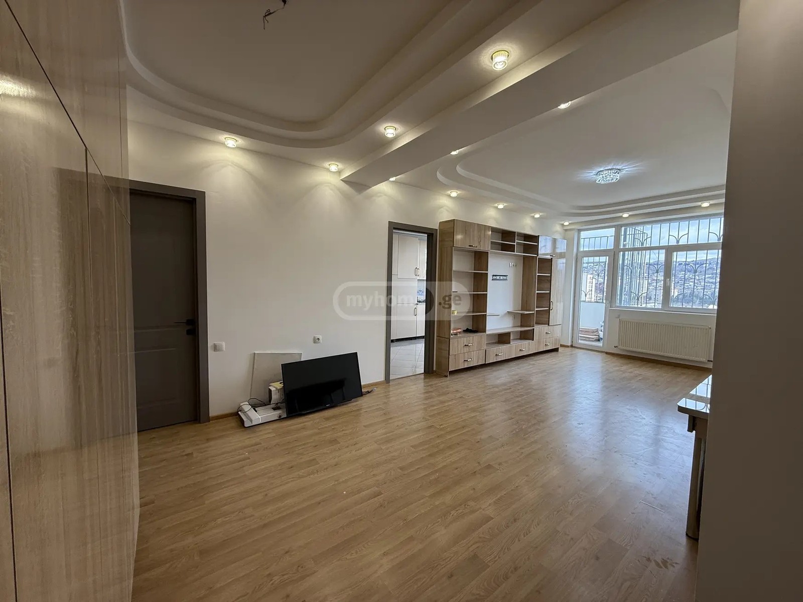 სოხუმის ქ. 4ა - 4 rooms