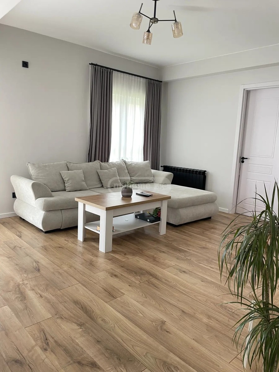 კუპრაძე ვ. ქ. 74 - 4 rooms