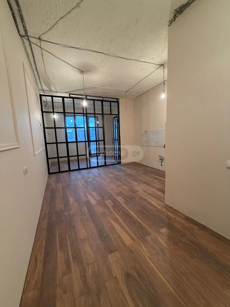 უნივერსიტეტის ქ. 8 - 4 rooms